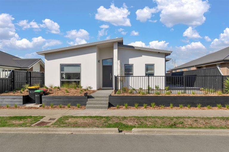 Photo of property in 10 Aroha Street, Pegasus, 7612