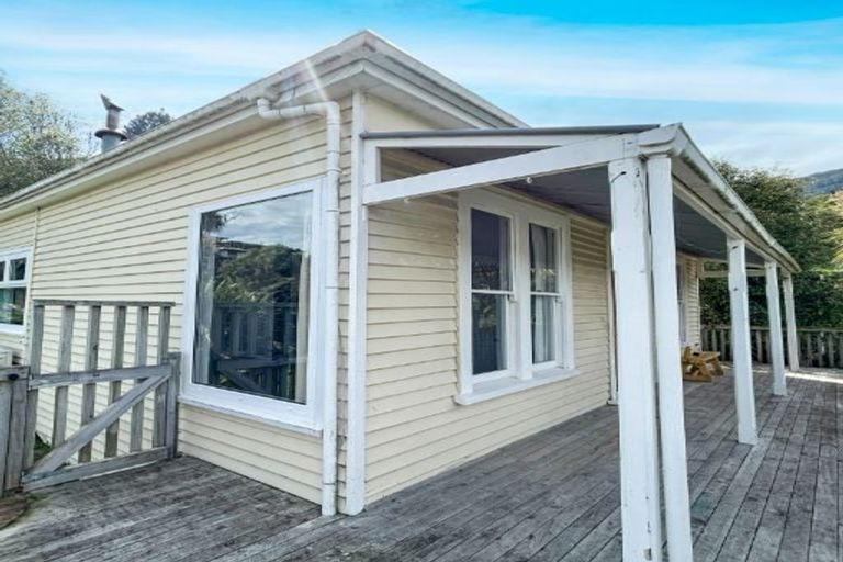Photo of property in 75 Jacksons Road, Lyttelton, 8082