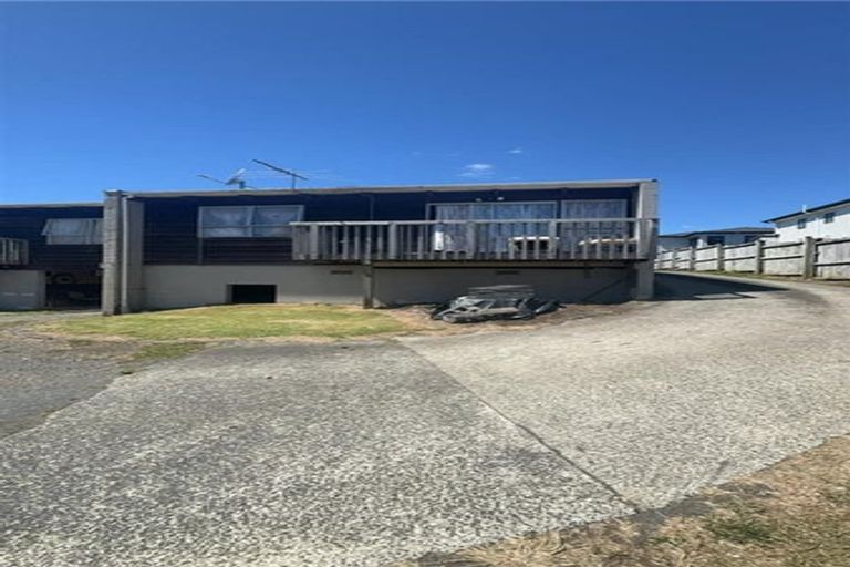 Photo of property in 15a Earlsworth Road, Mangere East, Auckland, 2024