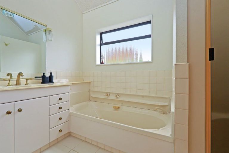 Photo of property in 37 Anderson Road, Taradale, Napier, 4112