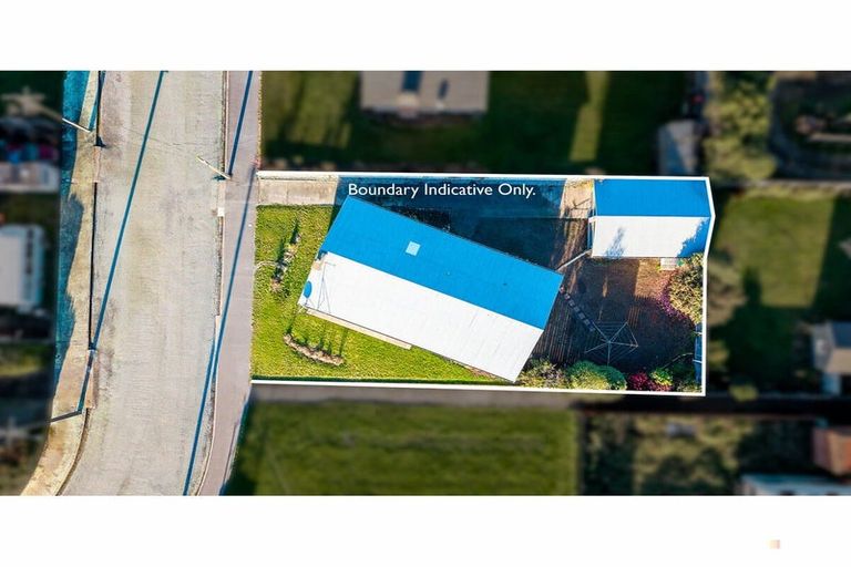 Photo of property in 2 Kennedy Crescent, Waimate, 7924