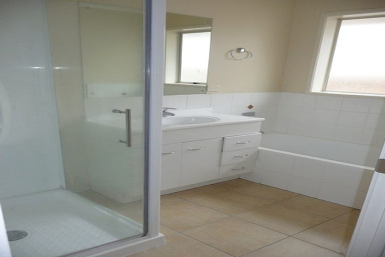 Photo of property in 14 Raphoe Road, Flat Bush, Auckland, 2019