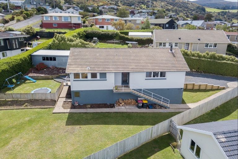 Photo of property in 29 Hanlon Street, Halfway Bush, Dunedin, 9010