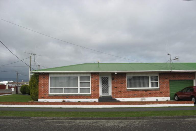 Photo of property in 21 Essex Street, Levin, 5510