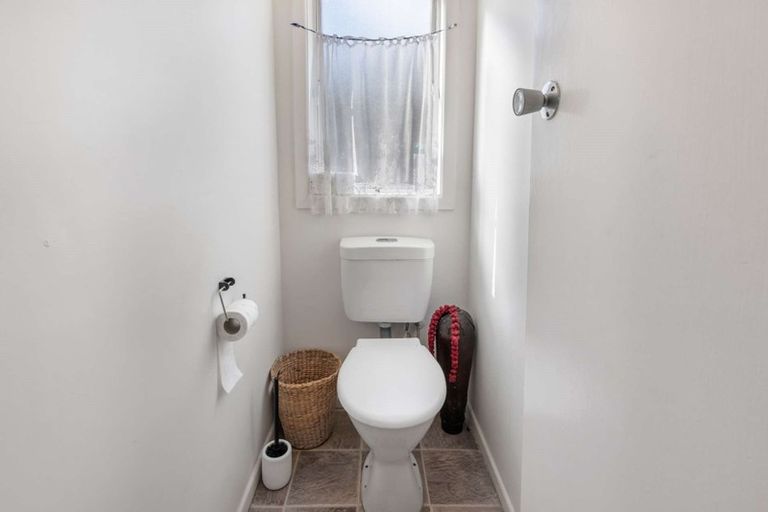 Photo of property in 8 Rollerson Street, Papakura, 2110