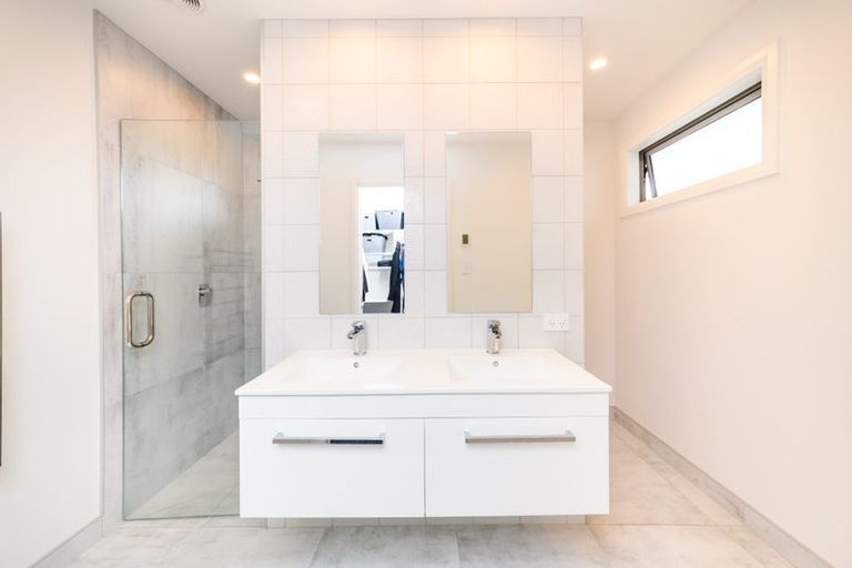 Photo of property in 5 Stratford Court, Fitzherbert, Palmerston North, 4410