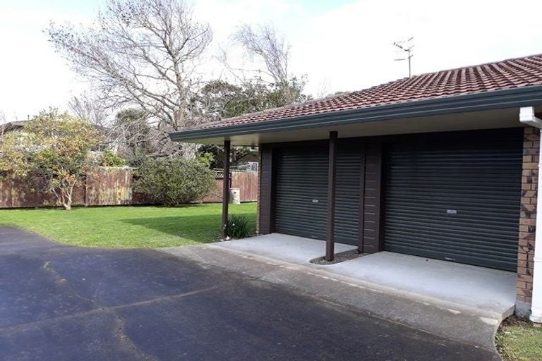 Photo of property in 2 Coronet Place, Awapuni, Palmerston North, 4412