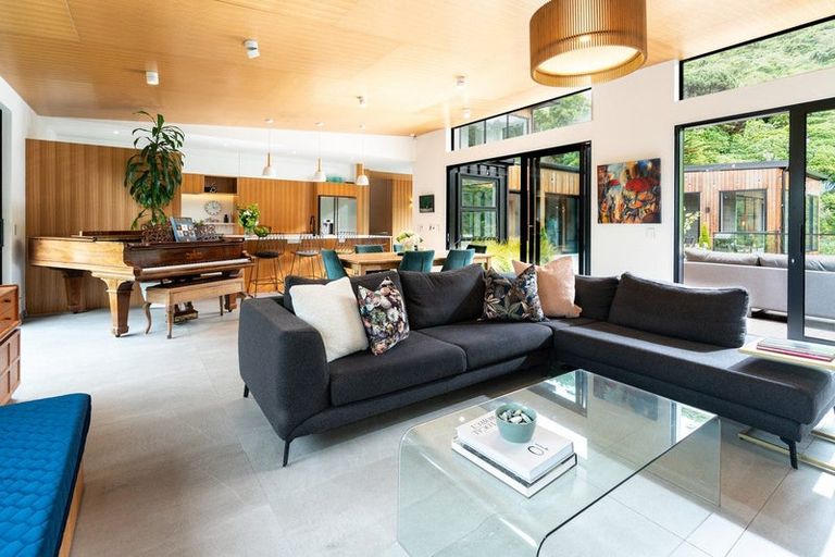 Photo of property in 17 Kim Street, Khandallah, Wellington, 6035