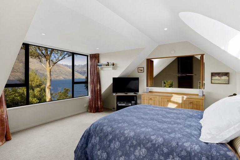 Photo of property in 79 Arawata Terrace, Sunshine Bay, Queenstown, 9300