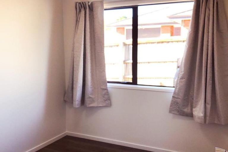 Photo of property in 142 Solar Road, Glen Eden, Auckland, 0602