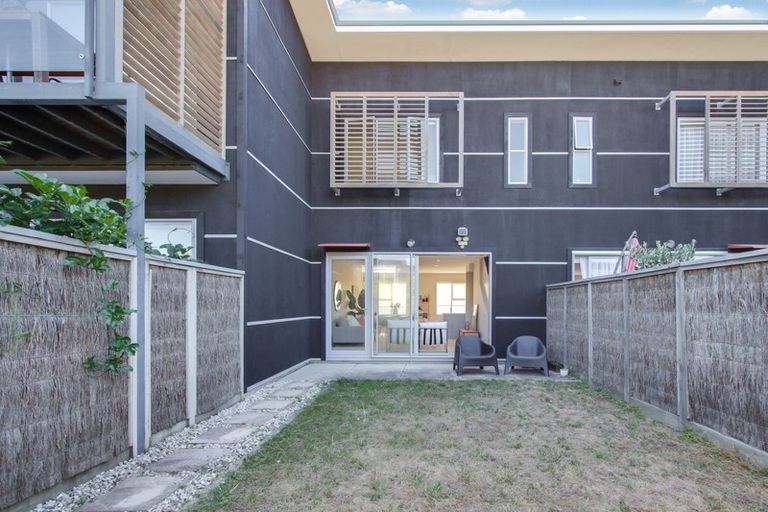 Photo of property in The Terraces, 29/9 Humber Street, Pandora, Napier, 4110