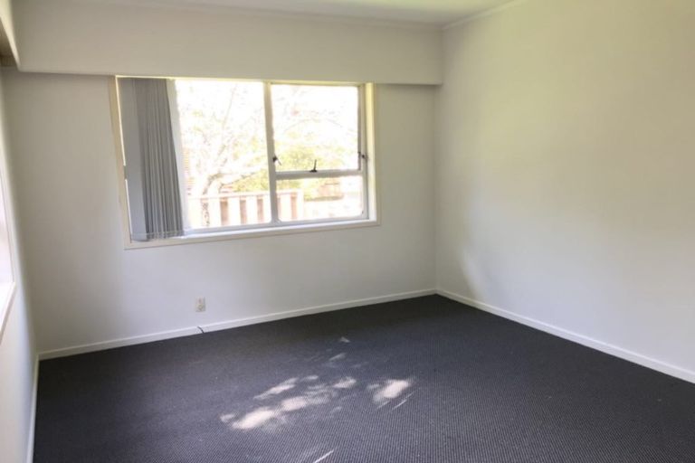 Photo of property in 15 Barlow Place, Chatswood, Auckland, 0626