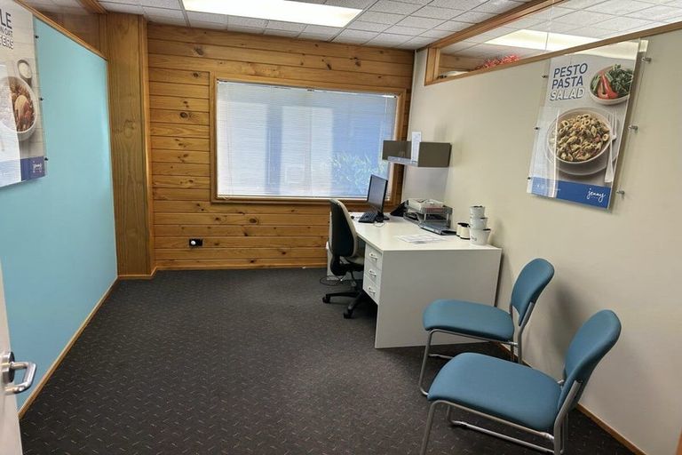 Photo of property in 337 Devon Street West, New Plymouth, 4310