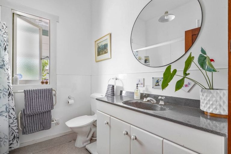 Photo of property in 12 Taniwha Street, Frankton, Hamilton, 3204