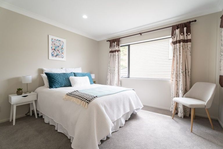 Photo of property in 6 Erlestoke Crescent, Churton Park, Wellington, 6037