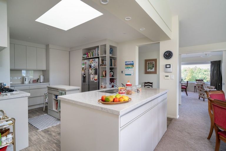 Photo of property in 5 Pukenamu Road, Rainbow Point, Taupo, 3330