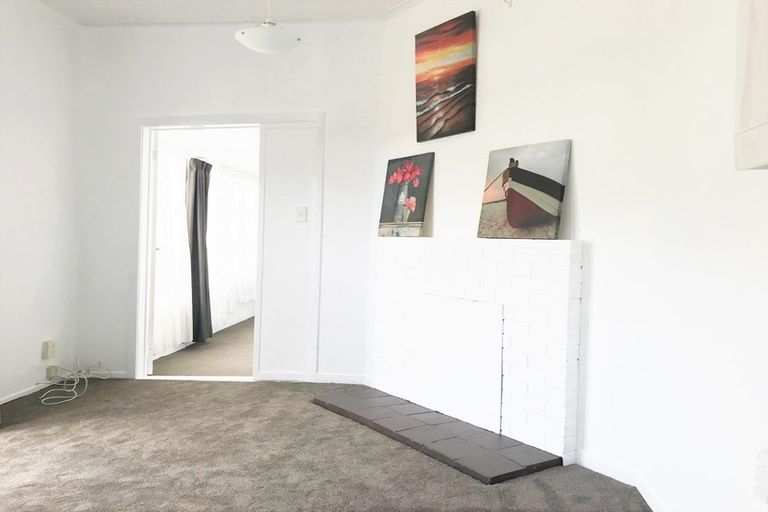 Photo of property in 39a Forrest Hill Road, Milford, Auckland, 0620