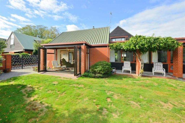 Photo of property in 7 Frith Place, Burnside, Christchurch, 8053