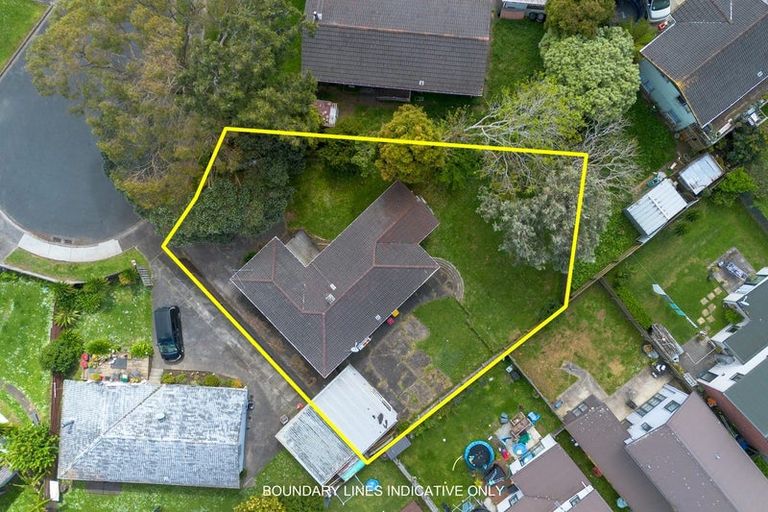 Photo of property in 28 Hinton Place, Weymouth, Auckland, 2103