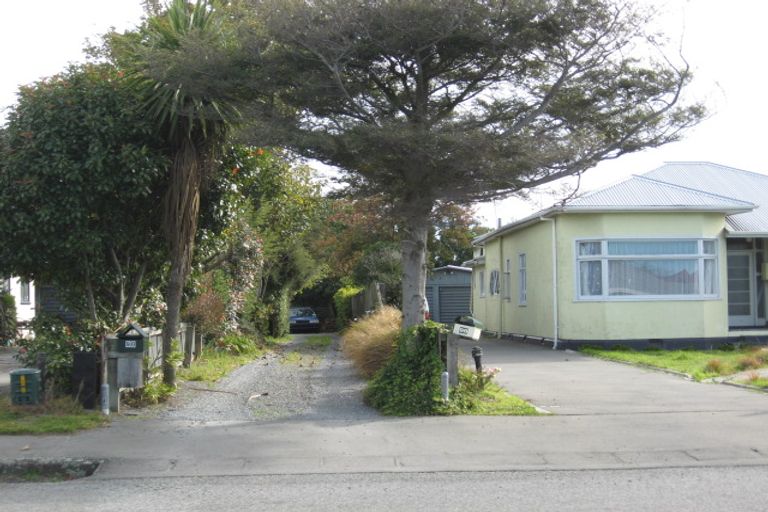 Photo of property in 98 Middlepark Road, Sockburn, Christchurch, 8042