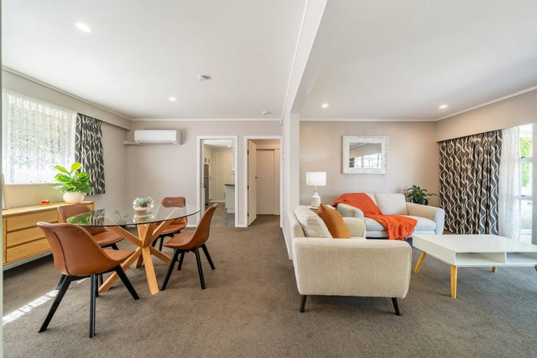 Photo of property in 2/22 Burns Grove, Trentham, Upper Hutt, 5018