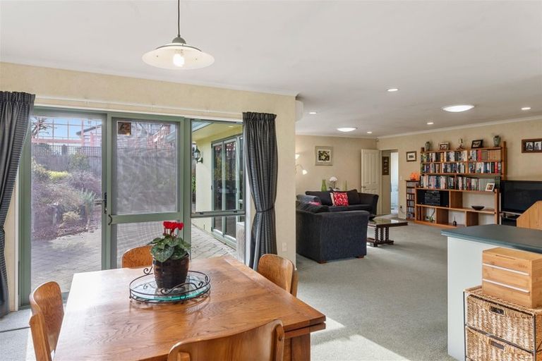 Photo of property in 44 Warwick Drive, Lynmore, Rotorua, 3010