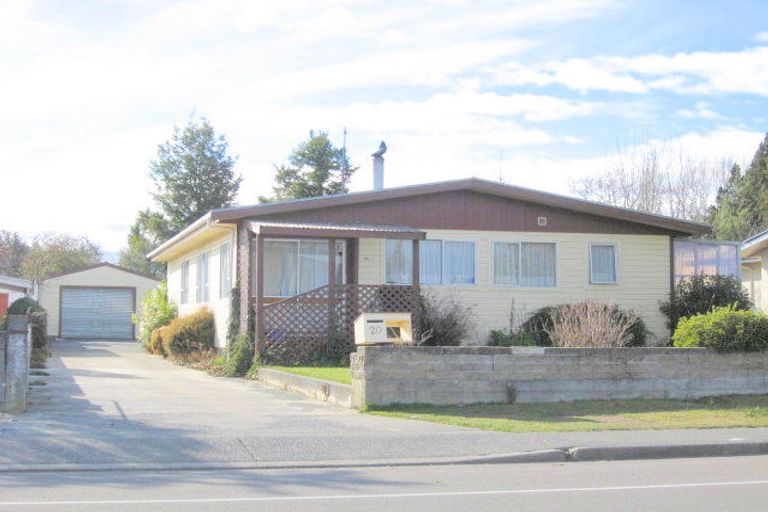 Photo of property in 20 Bligh Street, Te Anau, 9600