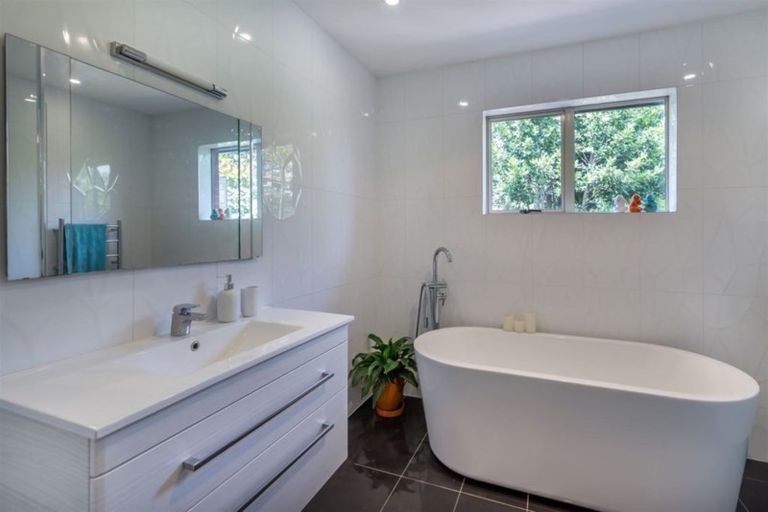 Photo of property in 24 Lansbury Avenue, Strowan, Christchurch, 8052