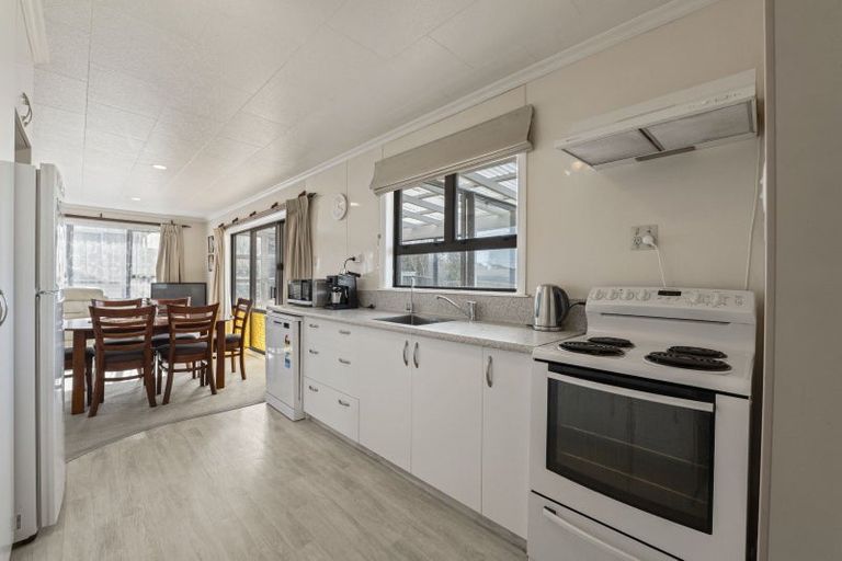 Photo of property in 82 High Street, Eltham, 4322