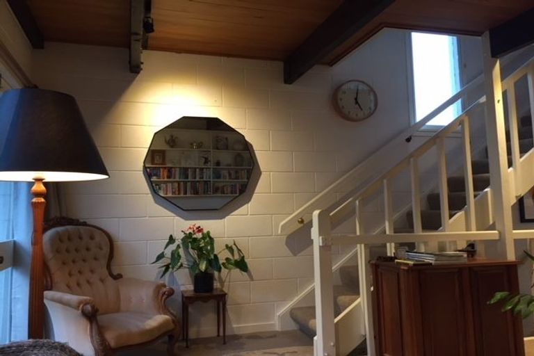 Photo of property in 12/10 Pitarua Street, Thorndon, Wellington, 6011