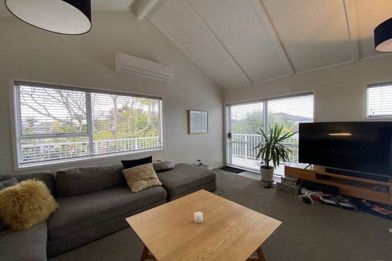 Photo of property in 43a Marellen Drive, Red Beach, 0932