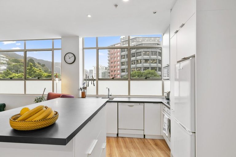 Photo of property in Hume House, 4/152 The Terrace, Wellington Central, Wellington, 6011