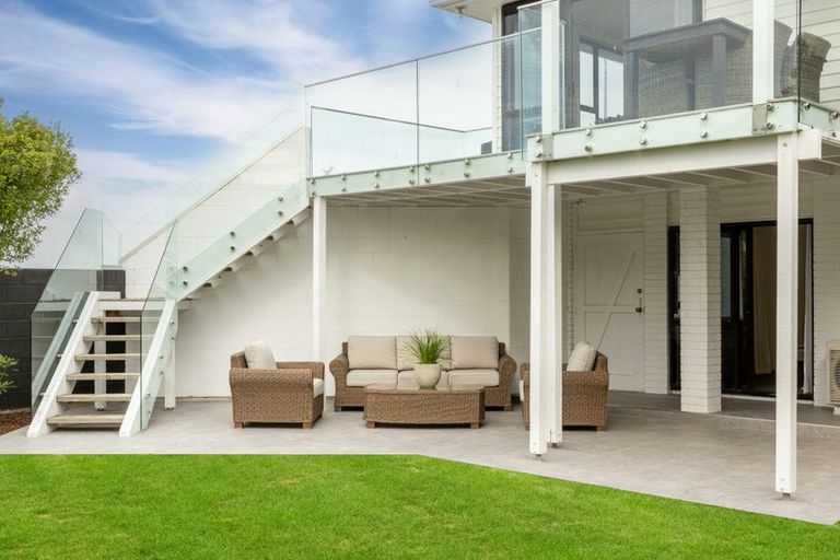 Photo of property in 11 Beachville Road, Redcliffs, Christchurch, 8081