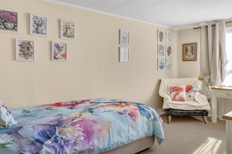 Photo of property in 95 Queen Street, Westport, 7825