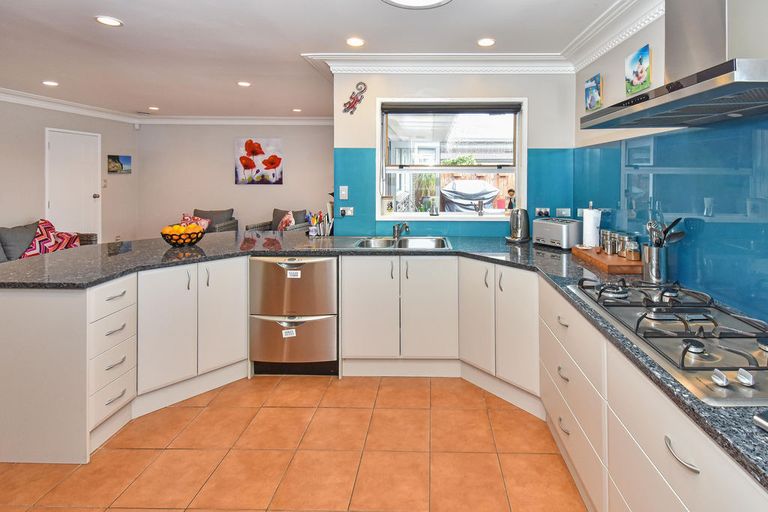 Photo of property in 9 Beaumaris Way, Conifer Grove, Takanini, 2112