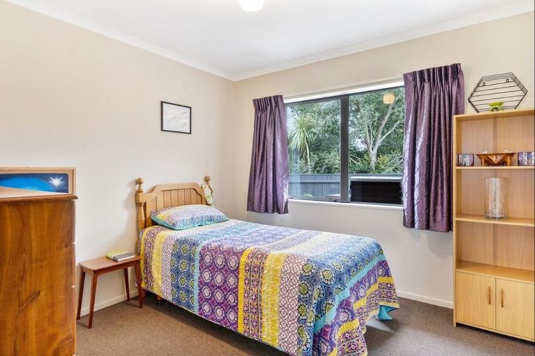 Photo of property in 5 Fytfield Place, Paraparaumu, 5032