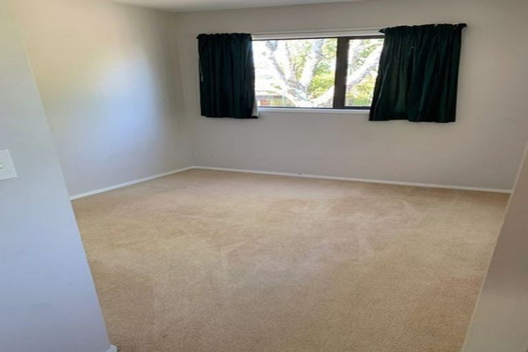 Photo of property in 32 Sycamore Drive, Sunnynook, Auckland, 0620