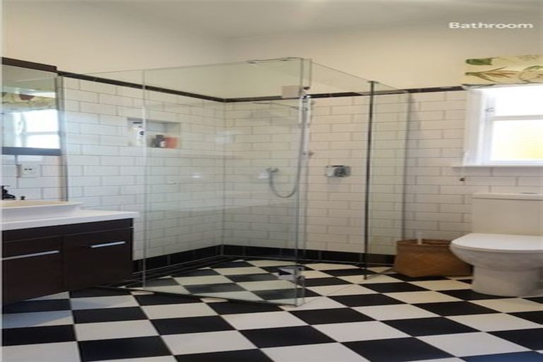 Photo of property in 3 Mckenzie Terrace, Carterton, 5713