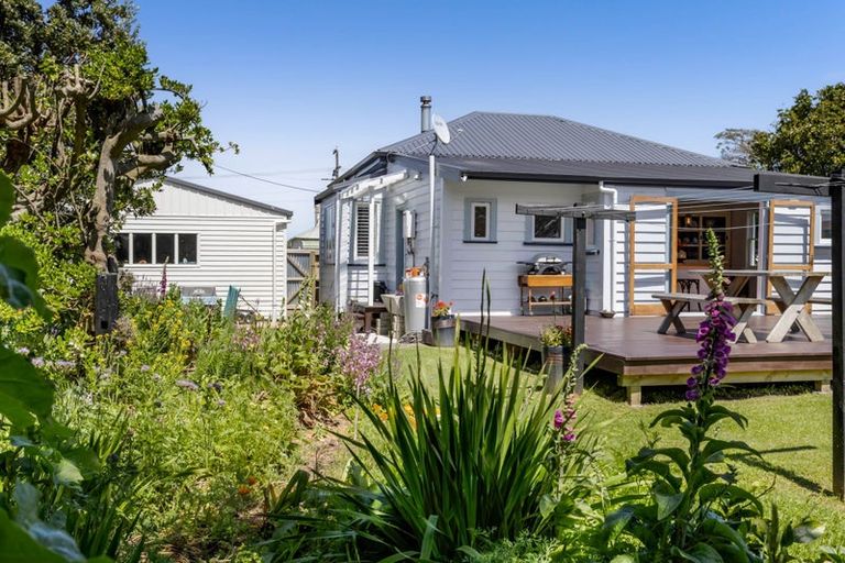 Photo of property in 53 Fox Street, Opunake, 4616