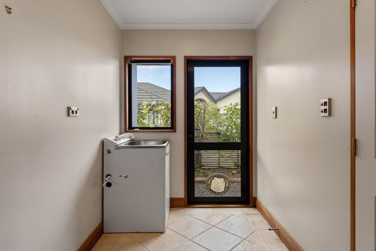 Photo of property in 28 Kurupae Road, Hilltop, Taupo, 3330