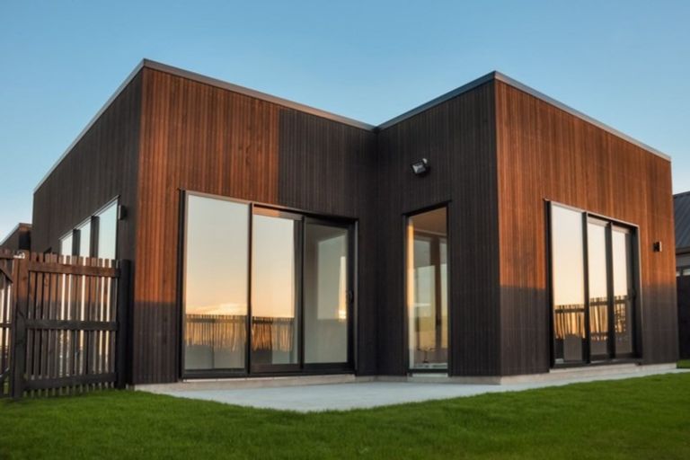 Photo of property in 10 Parawai Street, Marshland, Christchurch, 8083