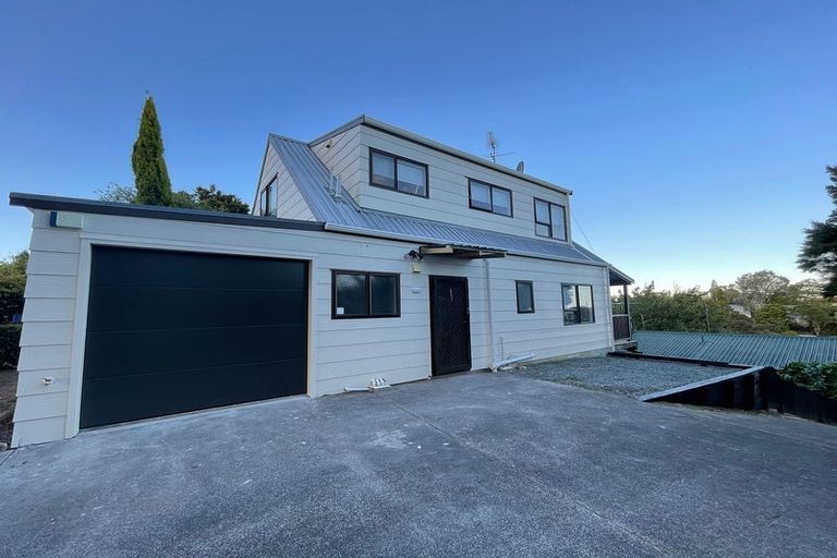 Photo of property in 1/16 Glen Vista Place, Bayview, Auckland, 0629