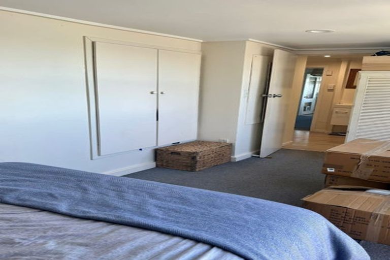 Photo of property in 106 Nicholson Road, Khandallah, Wellington, 6035