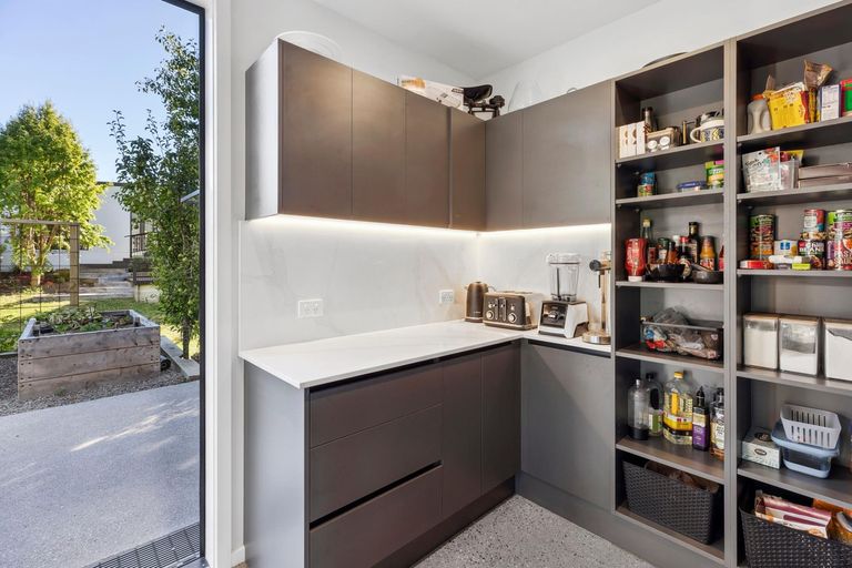 Photo of property in 4 Takahe Lane, Wanaka, 9305