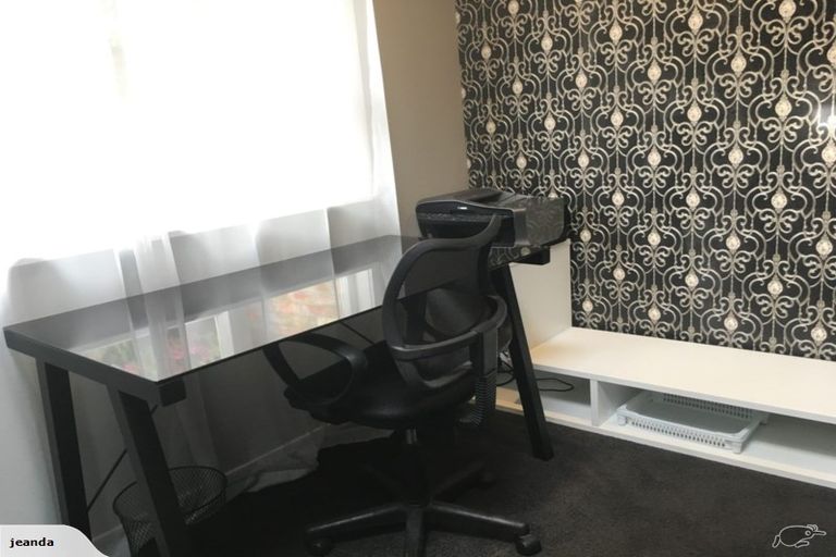 Photo of property in 17 Palliser Road, Roseneath, Wellington, 6011