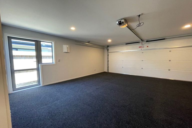 Photo of property in 30 Vinistra Road, Kumeu, 0810