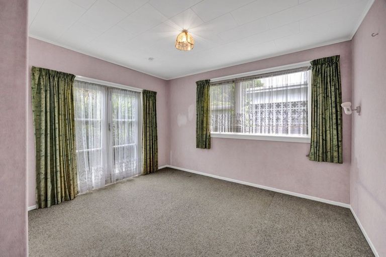 Photo of property in 13 Montjoy Street, Stratford, 4332