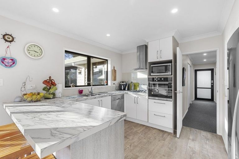 Photo of property in 1 Tern Place, Hokowhitu, Palmerston North, 4410