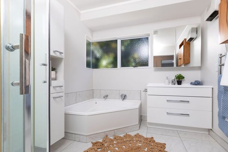 Photo of property in 8b Whiteley Street, Moturoa, New Plymouth, 4310