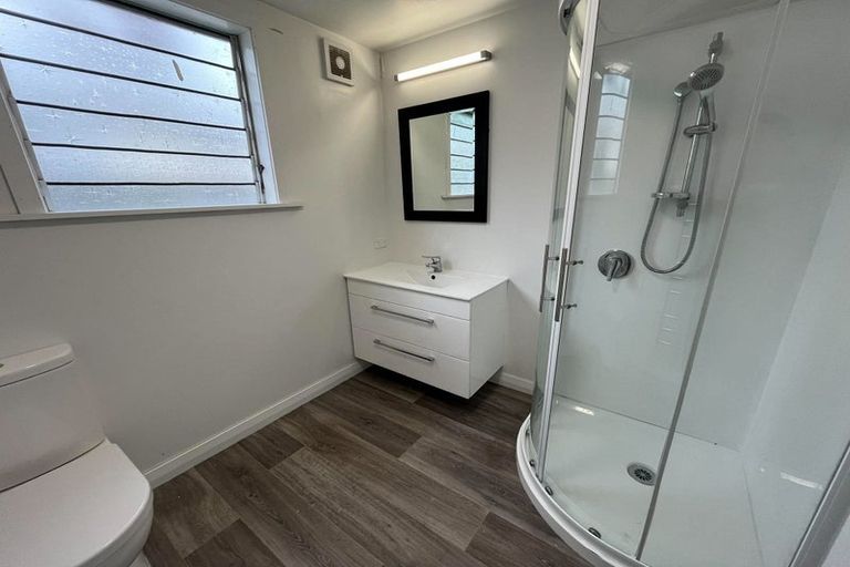 Photo of property in 88 Queenwood Road, Levin, 5510